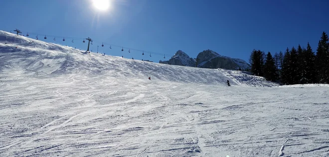 Samo, če bi se privezal ob jambor, bi se lahko vzdržal. Foto Boris Šuligoj