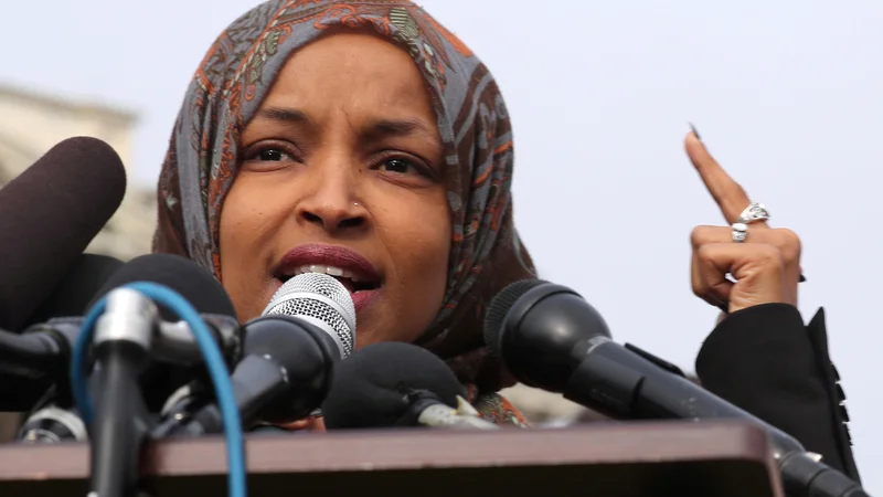 Fotografija: Nedavne tvite Ilhan Omar so mnogi tudi v demokratski stranki razumeli kot prikrit antisemitizem, namigovanje na židovski denar, ki kvarno vpliva na politiko. FOTO: REUTERS/Jonathan Ernst