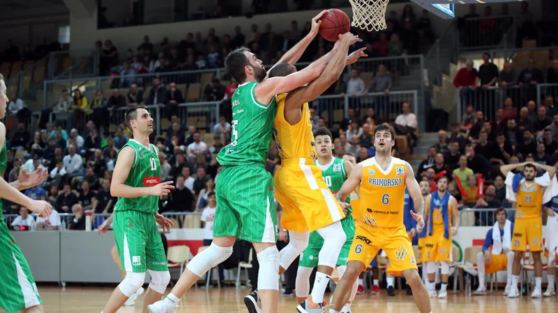 Fotografija: Košarkarji Sixta Primorske so tako kot lani v Tivoliju izločili Olimpijo v pokalnem polfinalu. FOTO: Petrol Olimpija