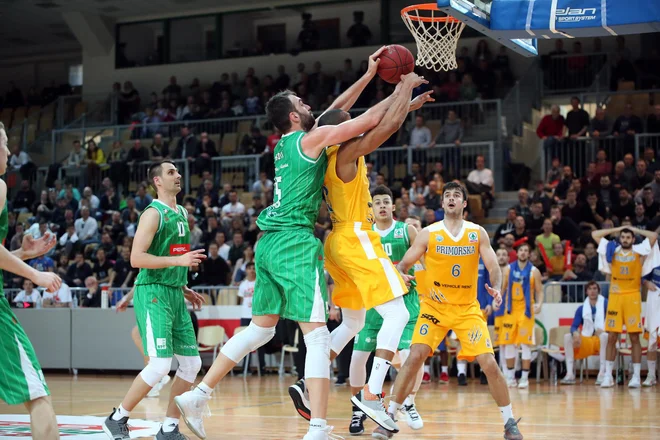 Košarkarji Sixta Primorske so tako kot lani v Tivoliju izločili Olimpijo v pokalnem polfinalu. FOTO: Petrol Olimpija