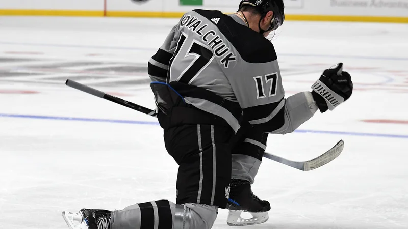 Fotografija: Ilija Kovaljčuk je podajo Anžeta Kopitarja unovčil v 11. minuti druge tretjine za izenačenje na 1:1. FOTO: Reuters/Gary A. Vasquez-USA TODAY Sports