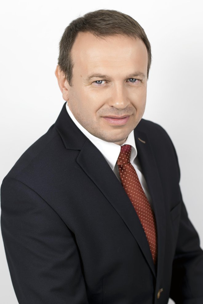 Madžarski narodnostni poslanec Ferenc Horvath zagotavlja, da njegovi funkciji nista nezdružljivi.