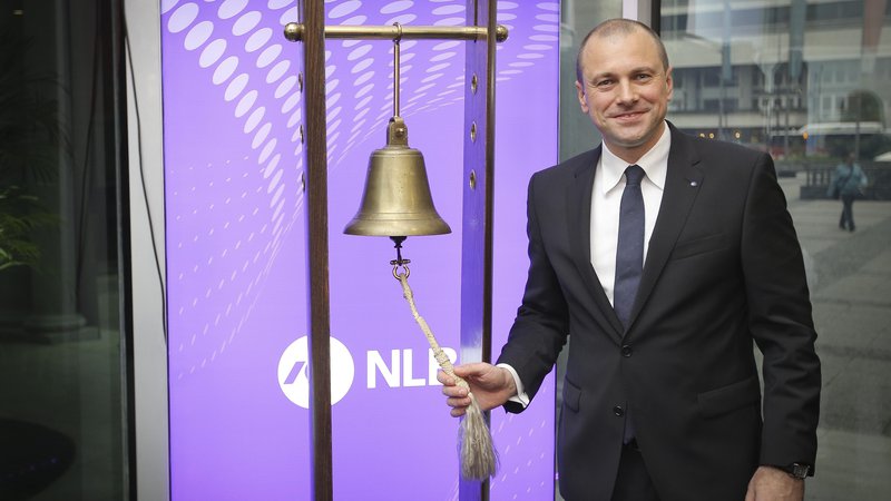 Fotografija: Predsednik uprave NLB Blaž Brodnjak bije plat zvona za povišanje svoje plače. FOTO: Jože Suhadolnik/Delo