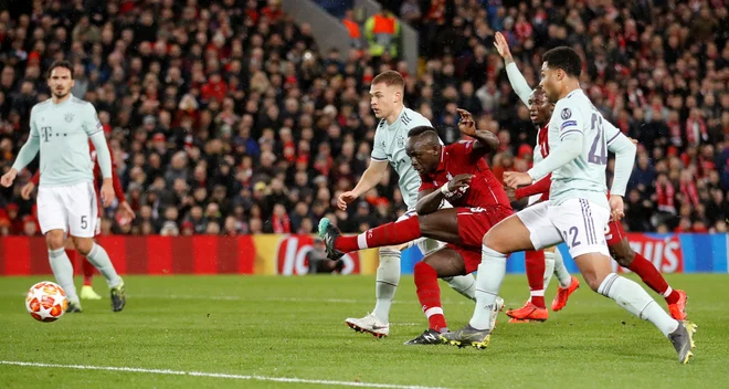 Sadio Mane (v sredini) je zapravil najlepšo Liverpoolovo priložnost proti Bayernu. FOTO: Reuters