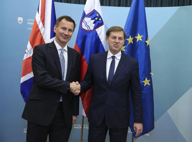 Jeremy Hunt in Miro Cerar. FOTO: Jože Suhadolnik