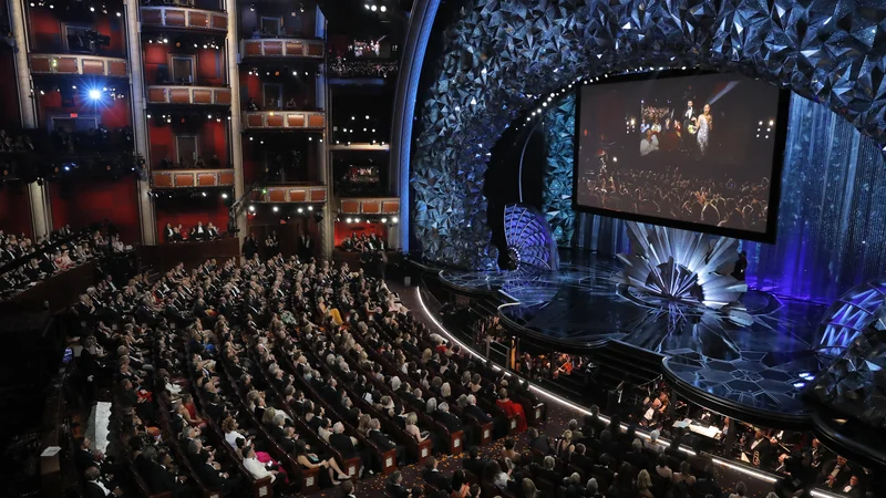 Fotografija: Lanski voditelj Jimmy Kimmel se ni izognil temi spolnega nadlegovanja in politike. In seveda Hollywooda. Foto Reuters