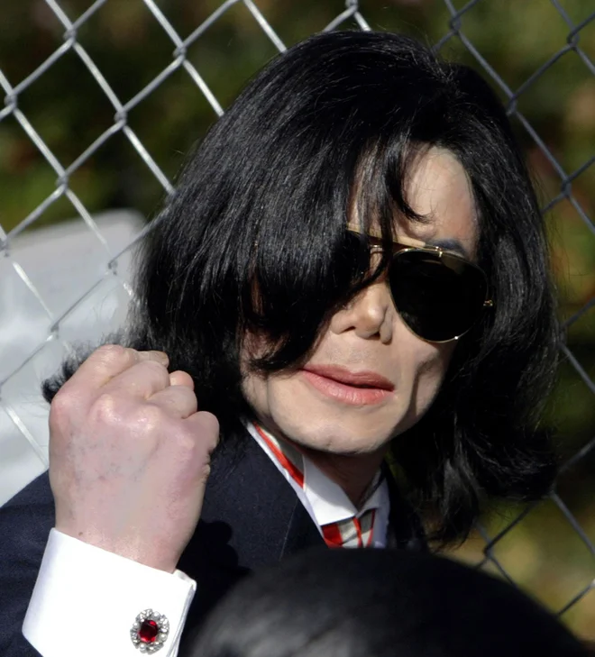 Film Leaving Neverland, ki temelji na pričevanjih&nbsp;Wada Robsona in Jamesa Safechucka&nbsp;&ndash; oba pripovedujeta o tem, kako ju je Michael Jackson spolno zlorabljal, ko sta bila dečka &ndash;, ne pušča nobenih dvomov, so zapisali novinarji in kritiki. FOTO: Fred Greaves/Reuters