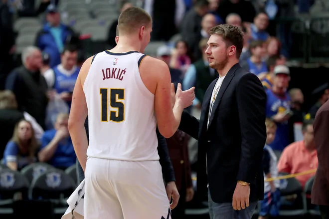 Luka Dončić je počival drugič zapored. FOTO: Tom Pennington/AFP