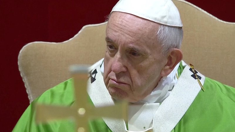 Fotografija: Papež Frančišek oster do duhovnikov, ki zlorabljajo otroke, a konkretnih ukrepov ni naštel. Foto: Reuters 