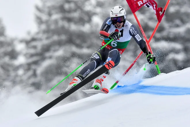 Henrik Kristoffersen je v veleslalomu drugič zapored ugnal marcela Hirscherja. FOTO: Dimitar Dilkoff/AFP