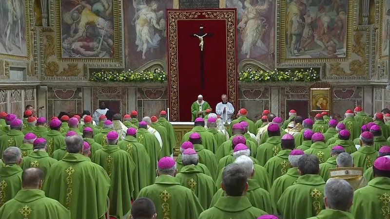 Fotografija: Zadnji dan srečanja škofov in papeža Frančiška, na katerem so štiri dni razpravljali o spolnih zlorabah mladoletnikov v cerkvi. FOTO: Reuters