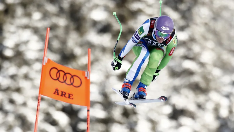 Fotografija: Kaže, da Ilki Štuhec po grdem padcu v Crans Montani vendarle ne bo treba še sedmič v karieri na operacijsko mizo. FOTO: Christian Hartmann/Reuters