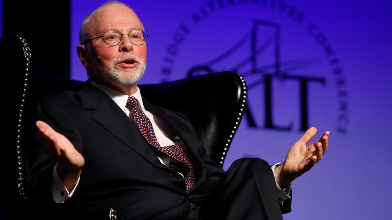 Fotografija: Paul Singer, founder, CEO, and co-chief investment officer for Elliott Management Corporation, speaks during the Skybridge Alternatives (SALT) Conference in Las Vegas, Nevada May, 9, 2012.  REUTERS/Steve Marcus/File Photo - S1BEUFIFMSAA