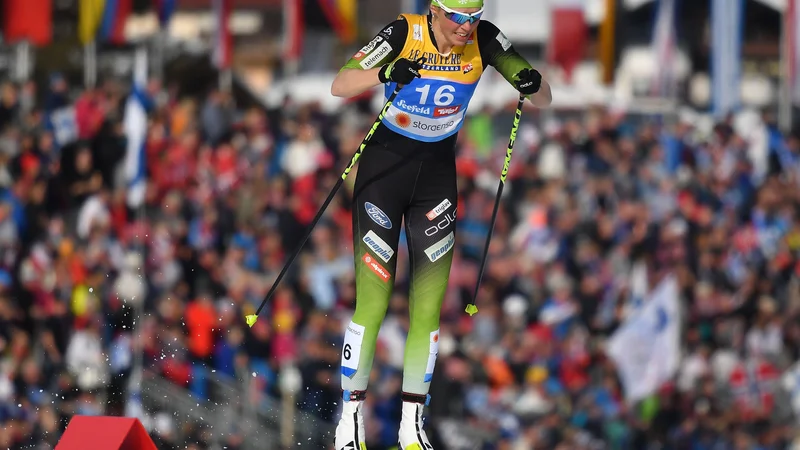 Fotografija: Anamarija Lampič je tudi na 10-kilometrski preizkušnji v klasičnem slogu grizla po svojih najboljših močeh. FOTO: AFP