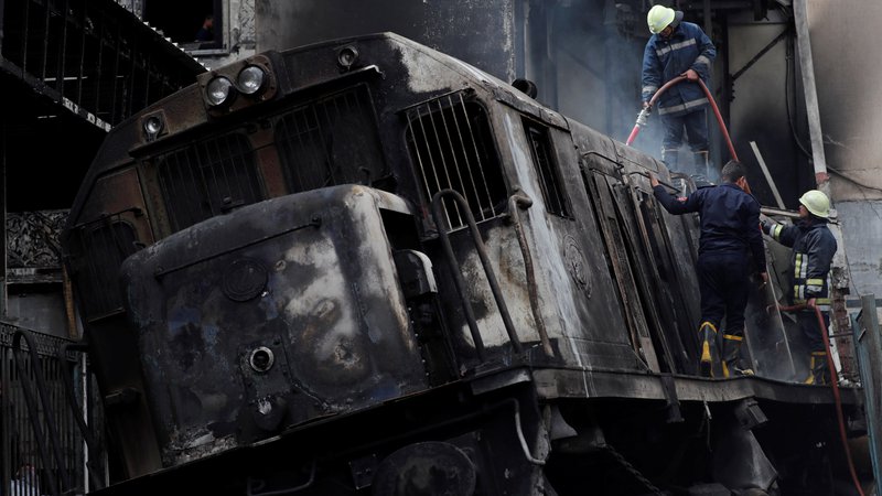 Fotografija: Zaradi trka je eksplodiral tank s gorivom. FOTO: Amr Dalsh/Reuters