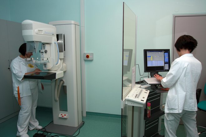 V desetih letih so v Sloveniji opravili 300.000 mamografij. FOTO: MAVRIC PIVK
