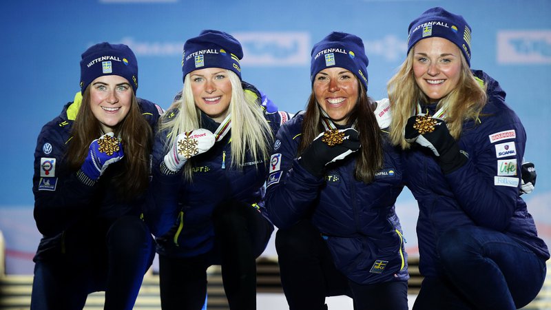 Fotografija: Zlate Švedinje Ebba Andersson, Frida Karlsson, Charlotte Kalla in Stina Nilsson so bile boljše od svojih najhujših tekmic Norvežank. FOTO: Reuters