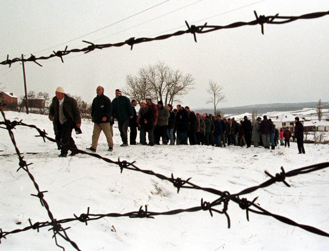 Albanci na Kosovu 31. januarja 1999.<br />
FOTO: Yannis Behrakis/Reuters