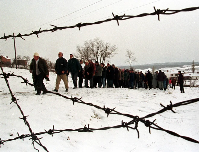 Albanci na Kosovu 31. januarja 1999.<br />
FOTO: Yannis Behrakis/Reuters