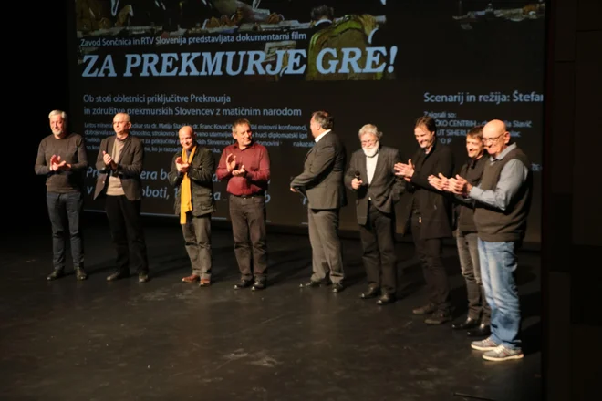 Ustvarjalci dokumentarca na predpremieri v Murski Soboti FOTO: Jože Pojbič/Delo