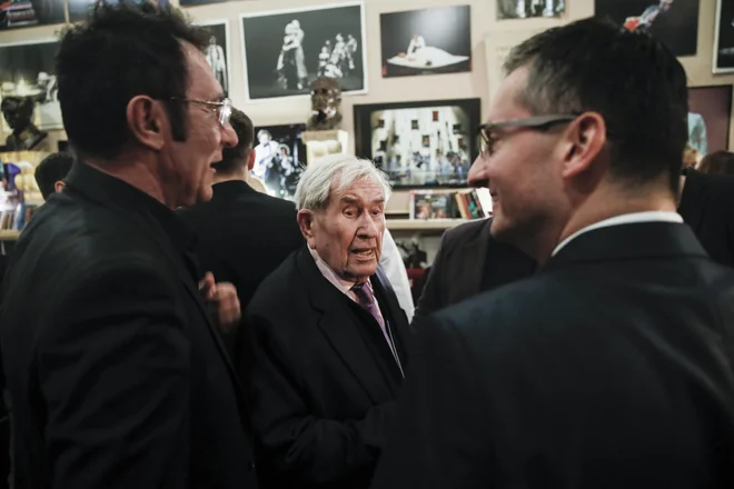 Branko Durić in predsednik vlade Marjan Šarec po slovesnosti v SNG Drami. FOTO: Uroš Hočevar