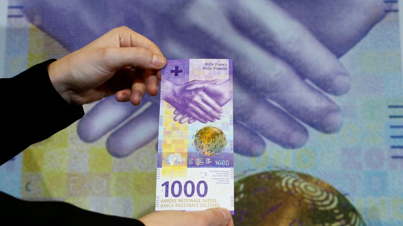 Fotografija: Švicarska centralna banka je predstavila nov bankovec za 1000 frankov. Foto: Reuters