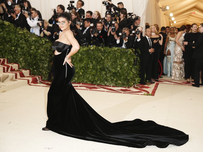 Kylie Jenner pritegne pozornost, kjerkoli se pojavi. FOTO: Reuters