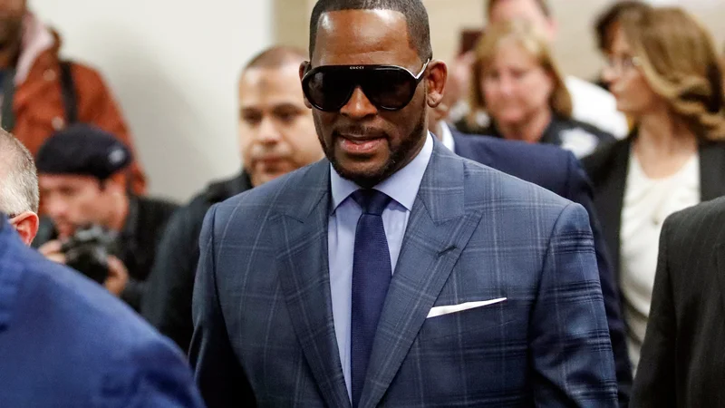 Fotografija: Ameriški pevec R. Kelly ni plačal preživnine. FOTO: Reuters