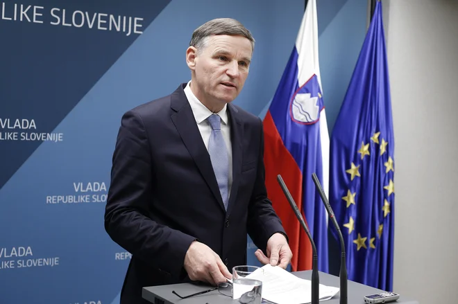 Po valu pripomb, ministstvo za finance, ki ga vodi Andrej Bertoncelj že predlaga alternative obdavčitve kapitalskih dobičkov. Foto Bla Samec/delo