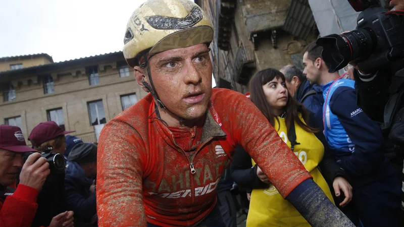 Fotografija: Takole je lani po koncu dirke izgledal Matej Mohorič. FOTO: Bettini Photo via Bahrain Merida