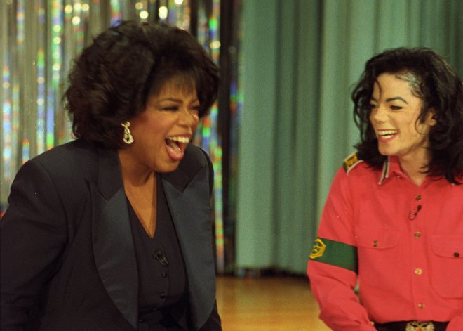 Michael Jackson v pogovoru z Oprah leta 1993. FOTO: Reuters
