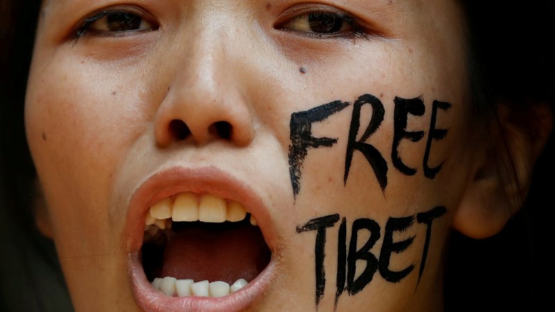 Fotografija: V zadnjem desetletju se je v znak protesta v javnosti zažgalo vsaj 150 Tibetancev – predvsem menihov in redovnic iz lamaističnih samostanov. FOTO: Reuters