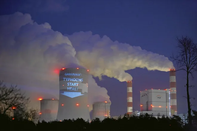 Količina CO2 v ozračju je najvišja v zadnjih 650.000 letih, kažejo podatki. FOTO: Kacper Pempel / Reuters