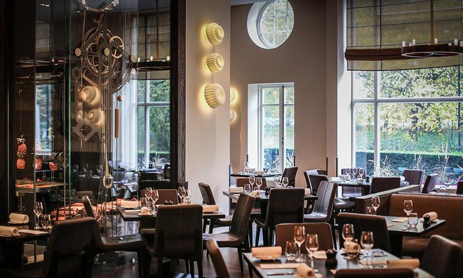 V londonskem hotelu Mandarin Oriental Hyde Park je Blumenthal leta 2011 odprl restavracijo Dinner by Heston Blumenthal, kjer ponuja nežno posodobljene dvesto, tristo let stare recepte. Foto Dhb
