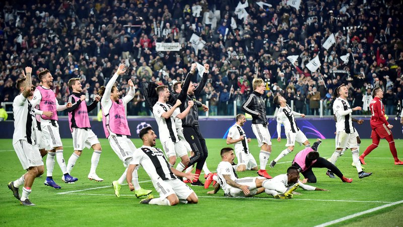 Fotografija: Veliki CR7, izjemni Juventus, je na spletni strani med drugim pospremil čudež v Torinu največji športni dnevnik v Italiji La Gazzetta Dello Sport. FOTO: R Reuters