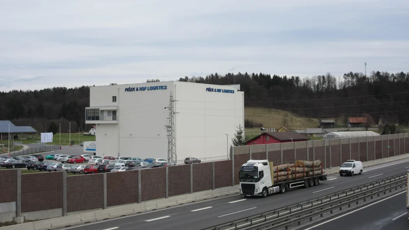 Fotografija: Piškovo podjetje že ima logistični center, načrti, ki vključujejo državni prostorski načrt, so veliko bolj širokopotezni. FOTO: Špela Kuralt/Delo