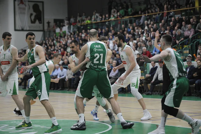 Krka in Olimpija sta se pomerili v derbiju za obstanek v ligi ABA. FOTO: ABA