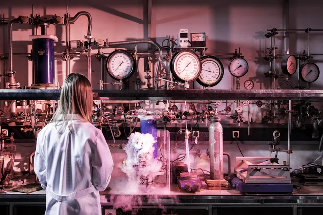 Krotenje žlahtnih plinov in priprava nove fluoridne spojine v ekstremnih razmerah Foto Arne Hodalič, Katja Bidovec
