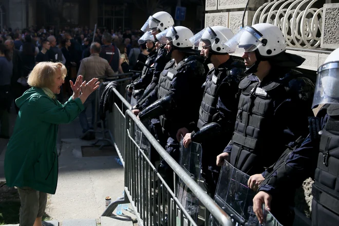 Protesti utegnejo Srbiji škodovati na mednarodni ravni. FOTO: Oliver Bunic/AFP