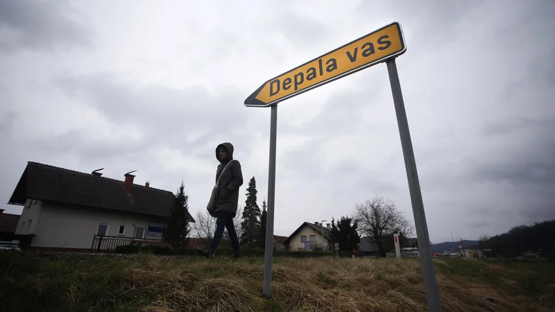 Fotografija: Depala vas je po spletu naključij nekakšen slovenski sinonim za politično afero. FOTO: Roman Šipić
