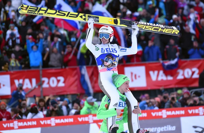 Zadnje zmage za svetovni pokal se je Robert Kranjec razveselil na nepozabnem finalu zime 2015/16, ki jo je zaznamoval Peter Prevc.<br />
FOTO: Matej Družnik/Delo