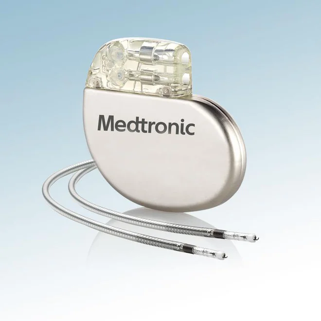 Leta 2007 je podjetje Medtronic odpoklicalo defibrilator Sprint Fidelis, januarja letos je sledil odpoklic srčnih spodbujevalnikov, ki pomagajo živeti tudi številnim Slovencem. Medtronic pri nas zastopa podjetje Kastor.<br />
FOTO: Medtronic