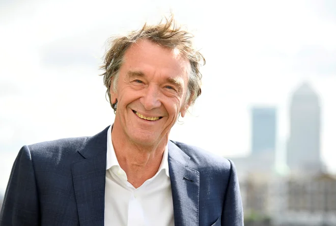 Najbogatejši Britanec Jim Ratcliffe je sprejel kolesarski izziv. FOTO: Reuters