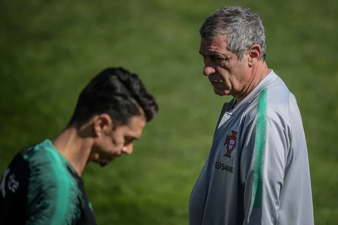Portugalski selektor Fernando Santos in Cristiano Ronaldo sta po SP v Rusiji znova združila moči. FOTO: AFP