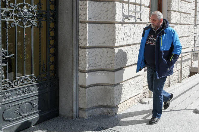 Gorazd Colarič ob prihodu na ljubljansko okrožno sodišče ni bil zgovoren. FOTO: Marko Feist