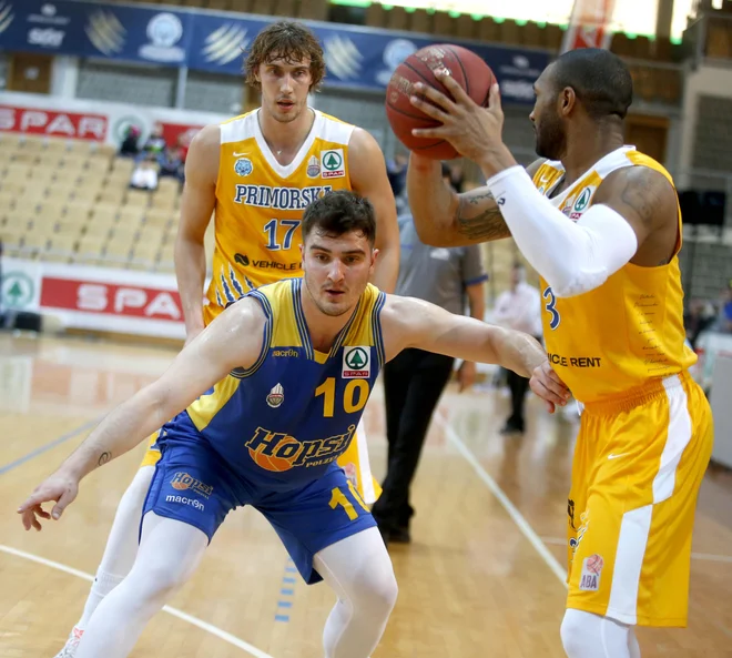 Lance Harris (desno) je bil prvi strelec Sixta Primorske. FOTO: Roman Šopić
