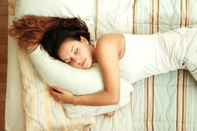 Strokovnjaki za spanje podpirajo pobudo, da se premikanje ure ukine, saj ima negativne posledice na zdravje ljudi, saj ni skladno z biološkim ritmom. FOTO: Shutterstock