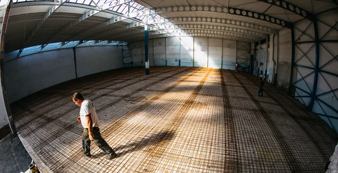Balvanska plezališča so pogosto urejena v nekdanjih industrijskih objektih.
