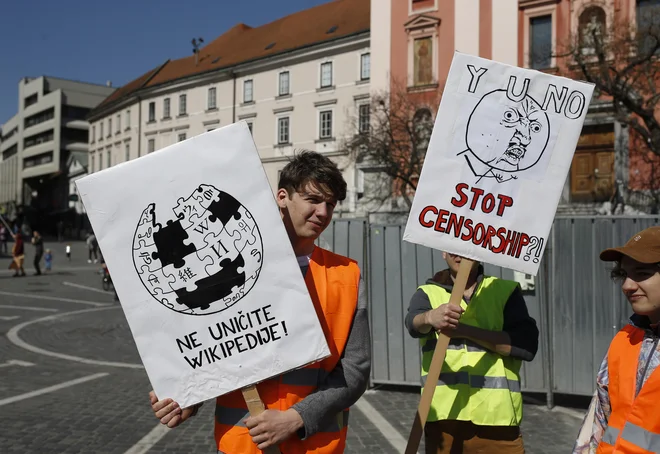 Evropski parlament bo o direktivi predvidoma glasoval v torek. FOTO: Blaž Samec