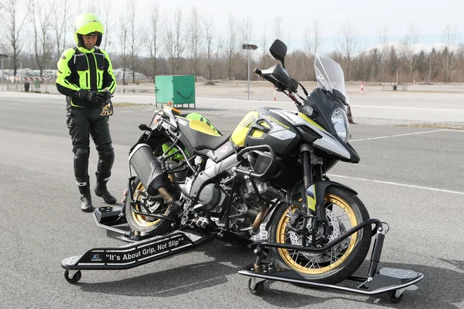 Javna Agencija za varnost prometa je pred motoristično sezono začela preventivno akcijo Motorist. FOTO: Marko Feist